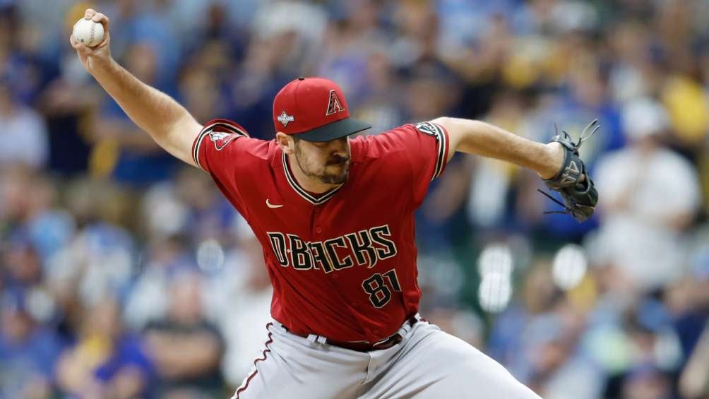 Ryan Thompson durante el juego ante los Milwaukee Brewers