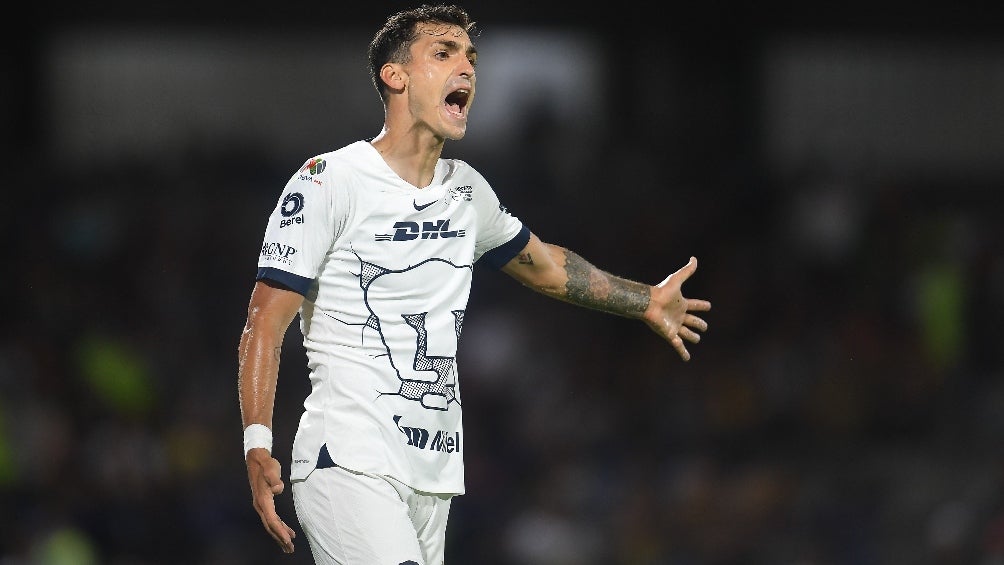 Dinenno, a dos goles de entrar entre los máximos anotadores de Pumas