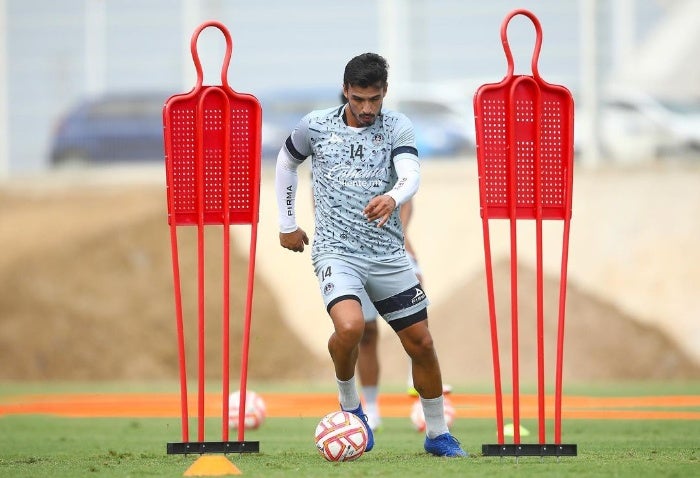 Oswaldo entrenando con el Mazatlán FC 