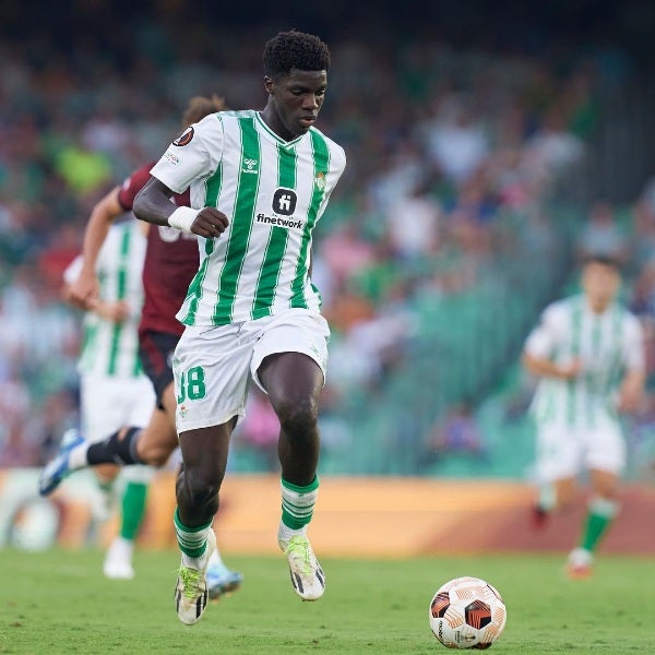 Real Betis enfrentando al Sparta Praha