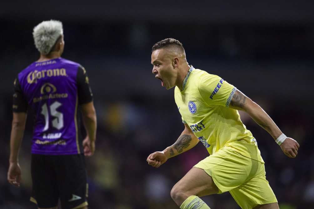 Jonathan Rodríguez en celebración en el último juego de América contra Mazatlán 