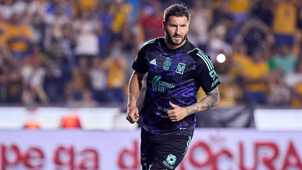 André-Pierre Gignac celebra un gol