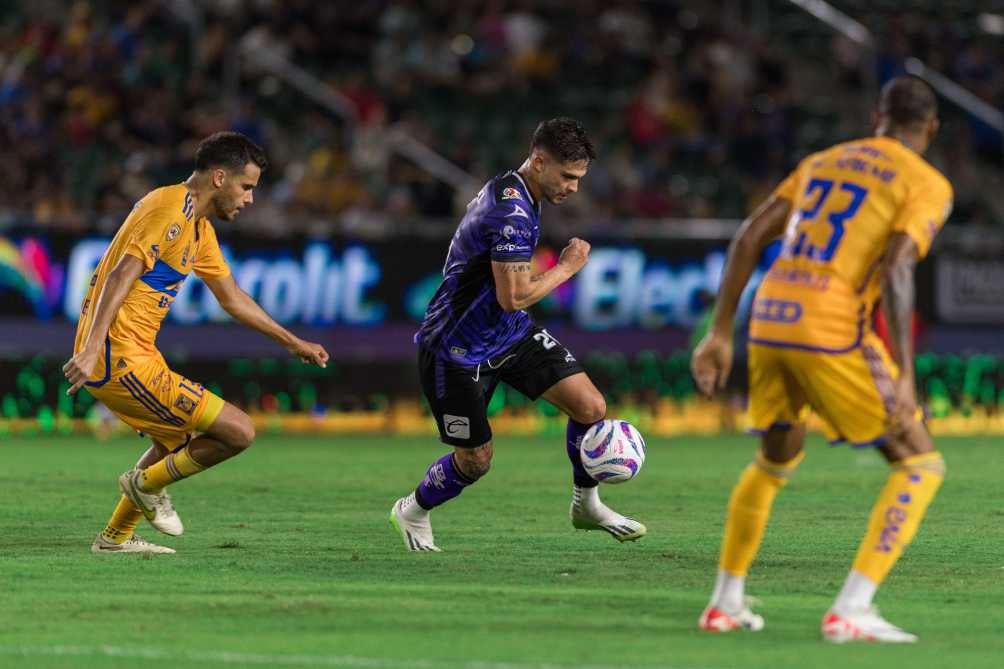 Luis Amarilla se enfrenta a Diego Reyes en el juego de Mazatlán ante Tigres