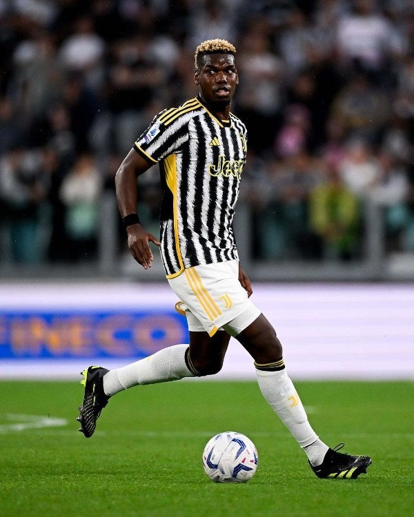 Pogba jugando con Juventus 