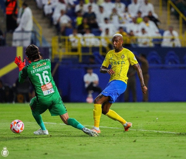 Anderson Talisca anotando con el Al-Nassr