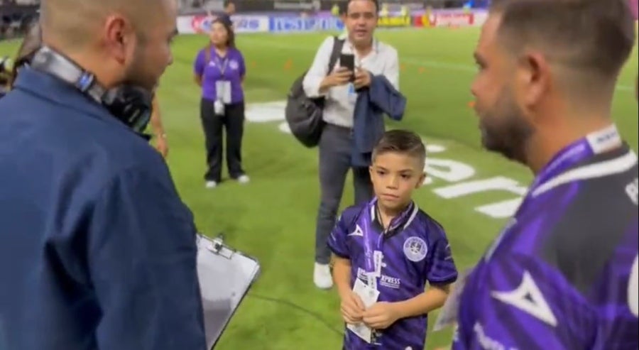 Óscar estuvo presente en la cancha del Kraken