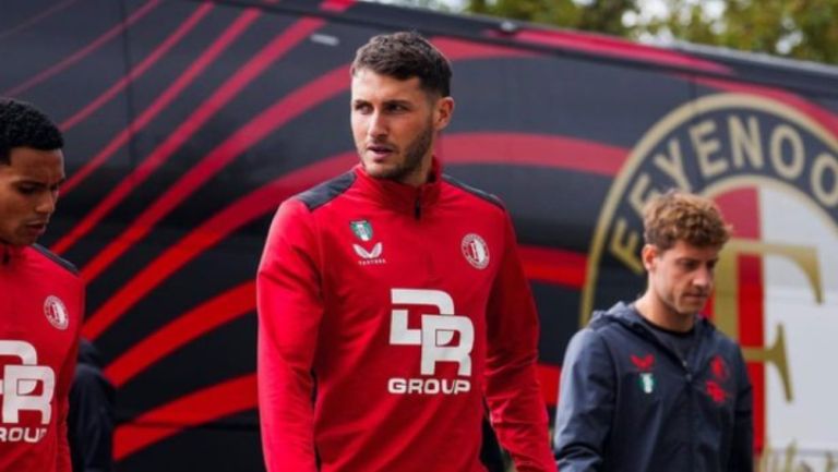 Giménez entrenando con el Feyenoord