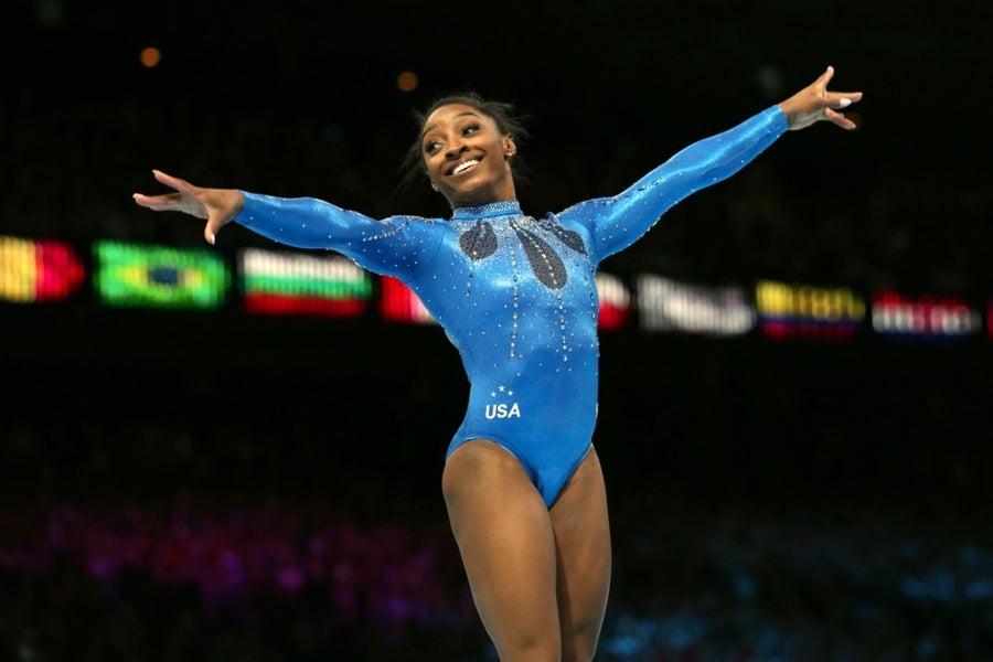 Simone Biles terminó en el primer lugar