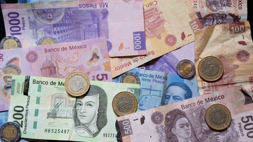 El peso cerró la semana con un retroceso de 4.4 por ciento