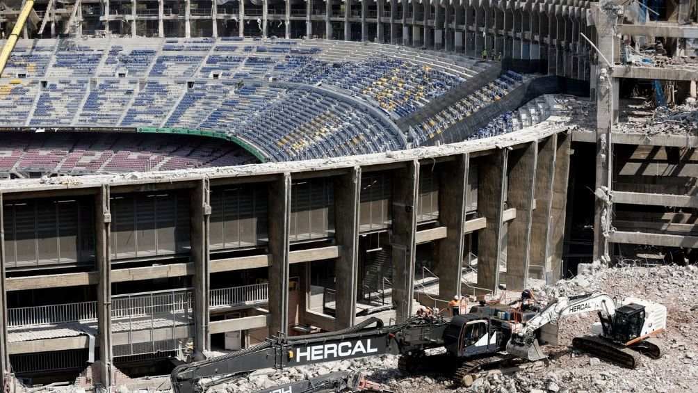 El Camp Nou durante los trabajos de remodelación