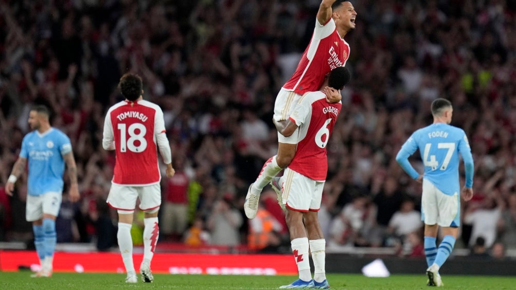 Arsenal vence al Manchester City y comparte el liderato de la Premier League con el Tottenham