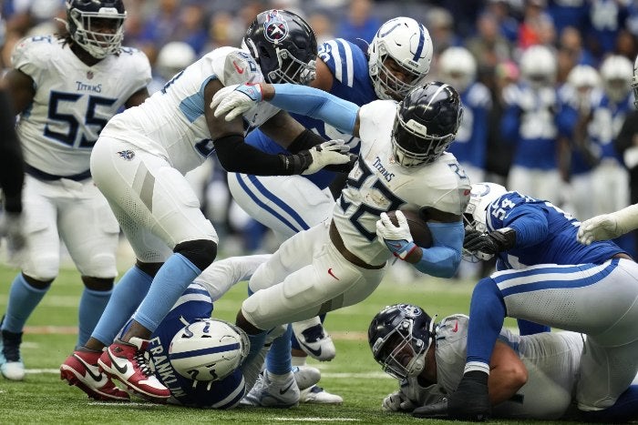 Titans enfrentando a los Colts 