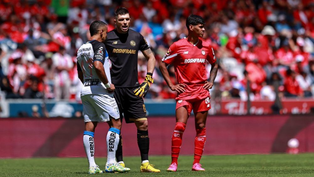 Tiago Volpi afirma que directivo de Gallos provocó pelea durante el Toluca vs Querétaro