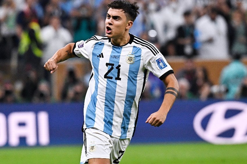 Dybala en un partido de Argentina