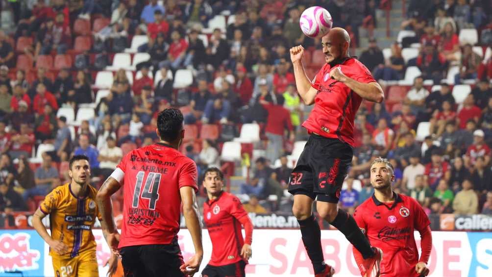 Charly González en acción en el partido contra Atlético San Luis 