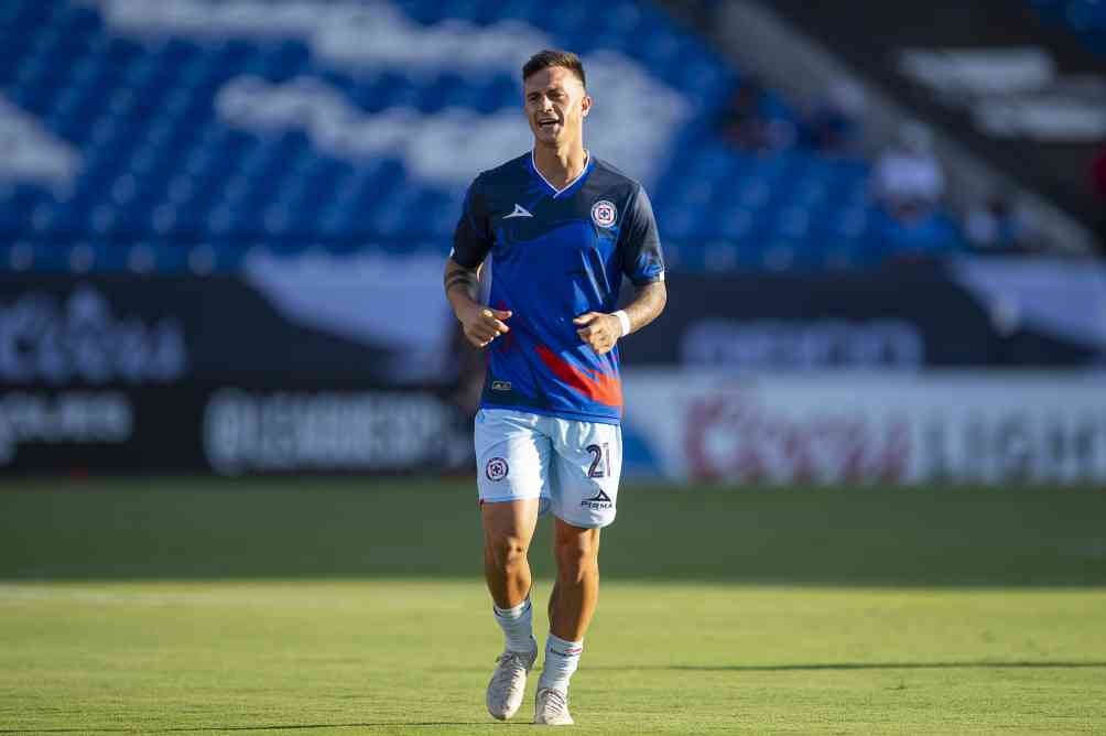 Augusto Lotti durante el calentamiento con Cruz Azul