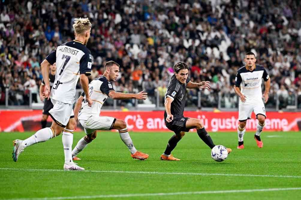 El mediocampista en acción en el partido de Juventus ante Lecce 