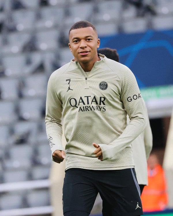 Kylian entrenando en el PSG 