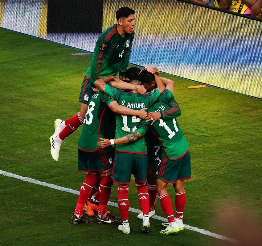 Festejo de los futbolistas en Copa Oro 