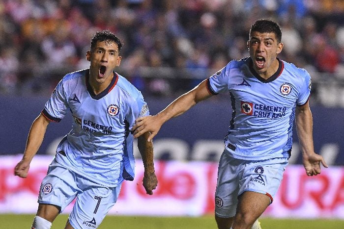 Uriel Antuna festeja un gol