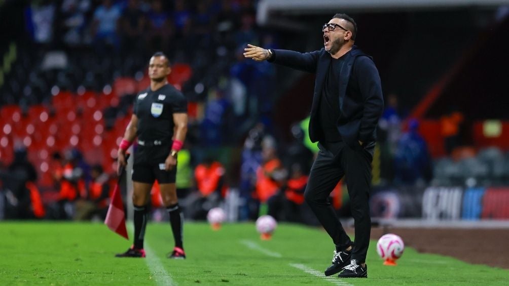 Mohamed en el partido ante Cruz Azul