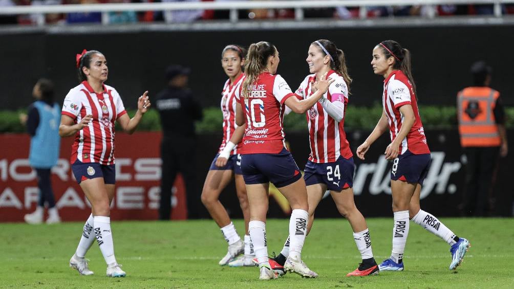 Chivas sigue en los primeros lugares