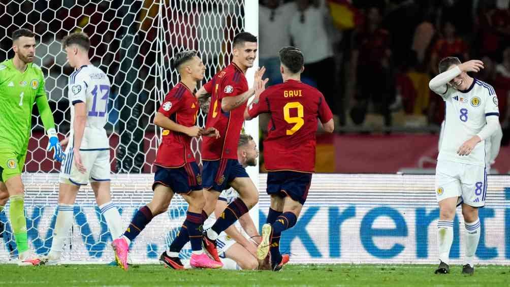 Jugadores de España celebran el segundo gol del partido 