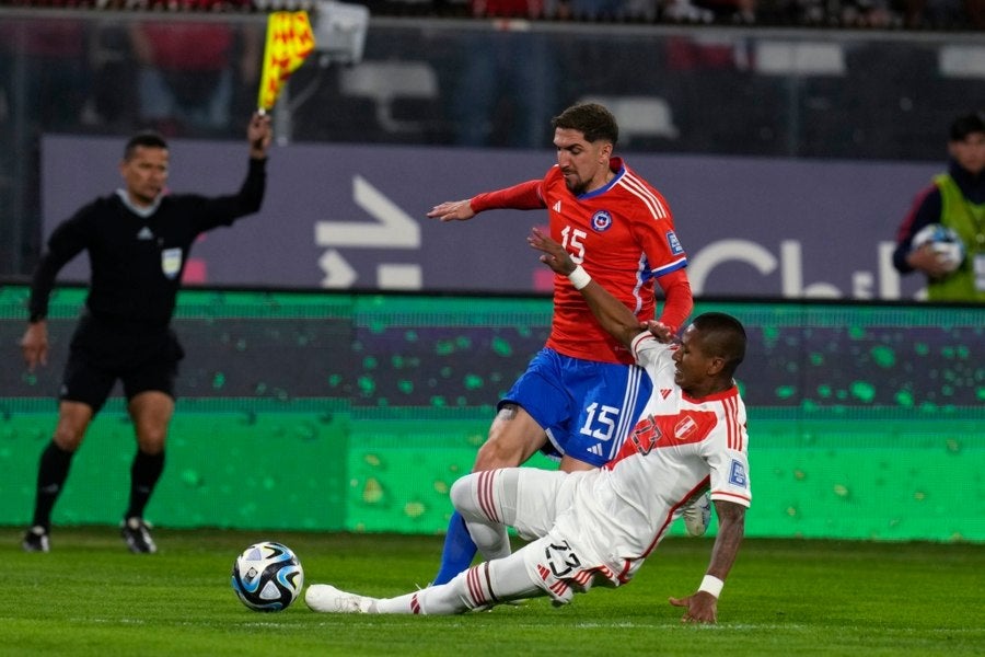 Chile venció 2-0 a Perú