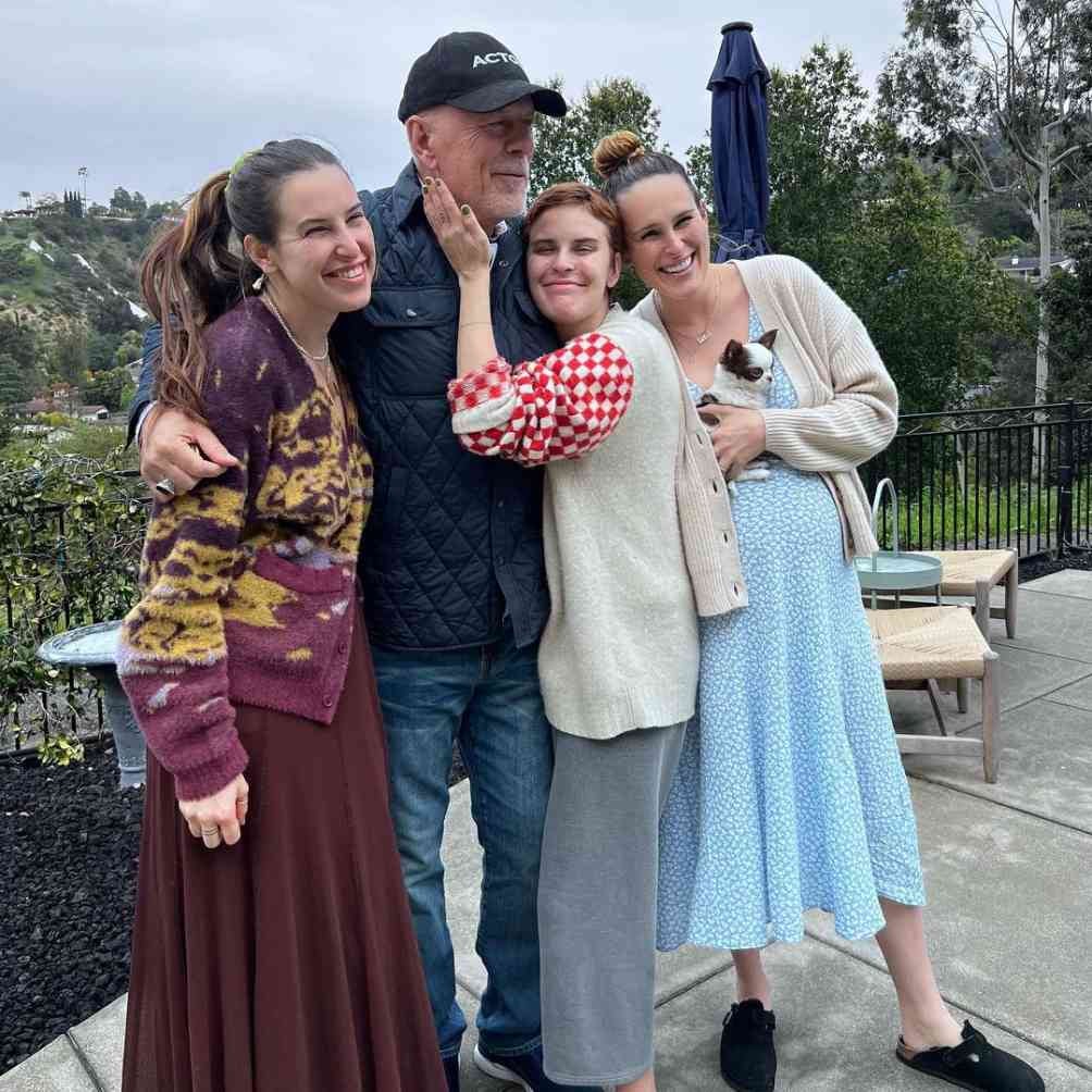 Bruce Willis y sus hijos en su pasado cumpleaños