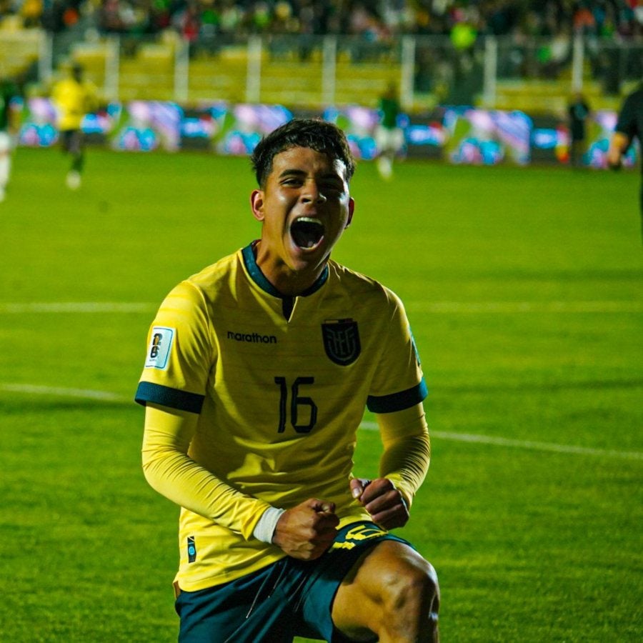 Kendry Páez se convirtió en el goleador más joven de CONMEBOL