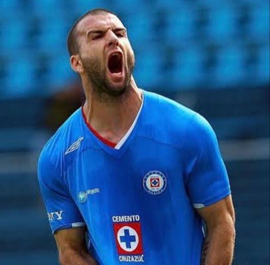 Tito Villa en su paso por Cruz Azul