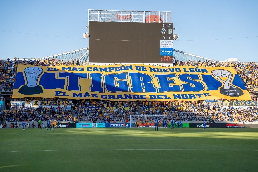 Afición de Tigres en el Shell Energy Stadium