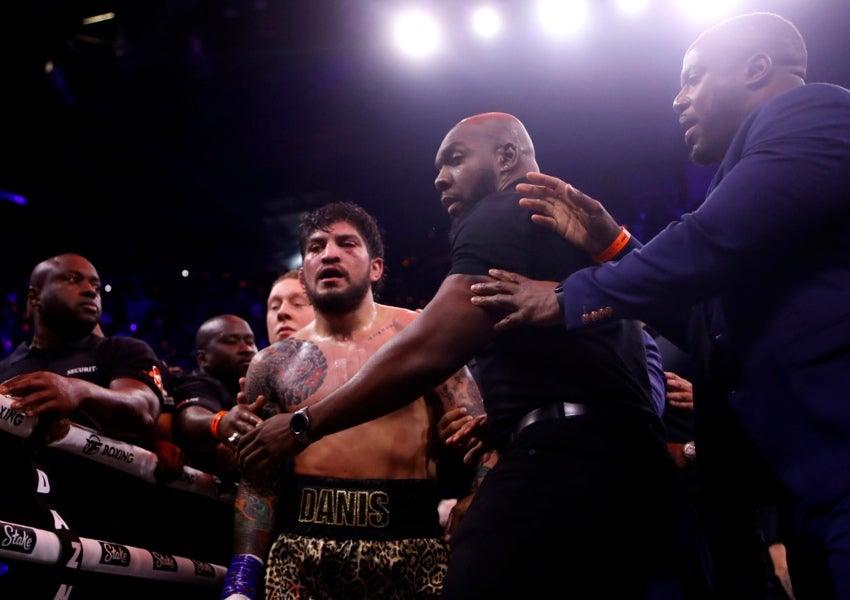 Cuerpo de seguridad en el ring 