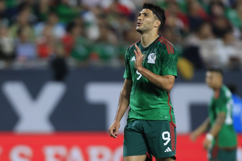 Raúl Jiménez en el juego ante Ghana