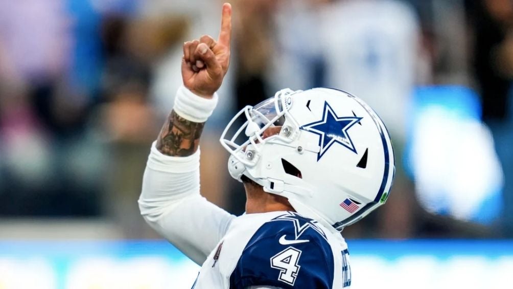 Prescott celebra la victoria ante Chargers