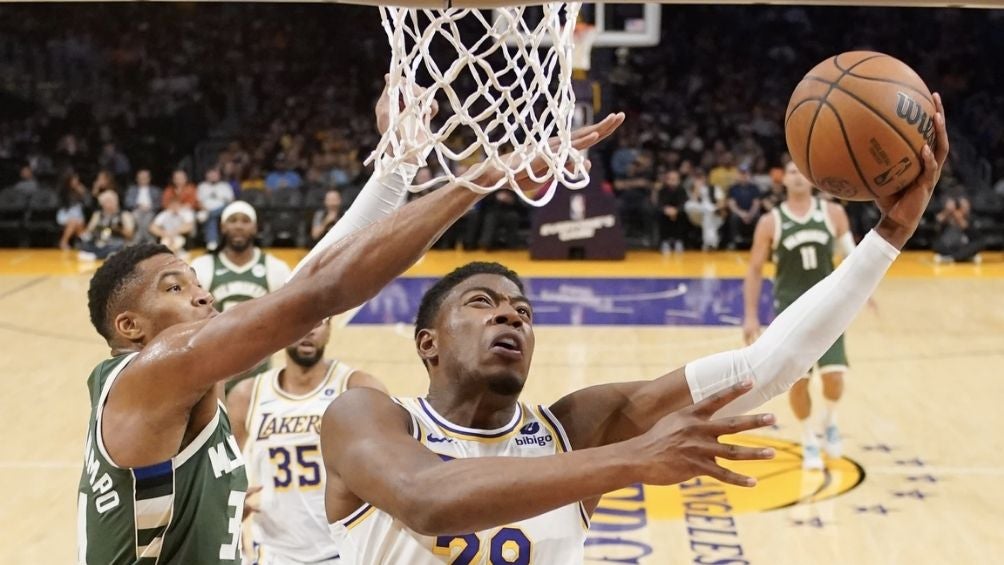 Bucks ante los Lakers