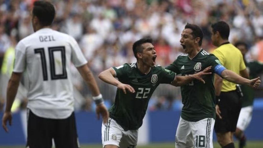 El Tricolor celebra el gol de Lozano