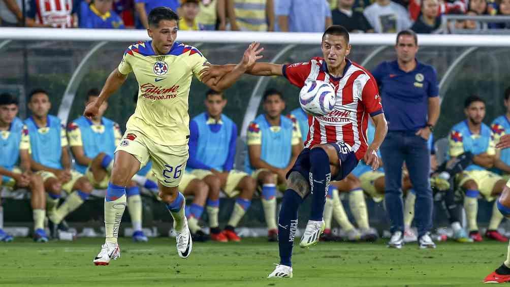 Alvarado durante el pasado Clásico Nacional amistoso