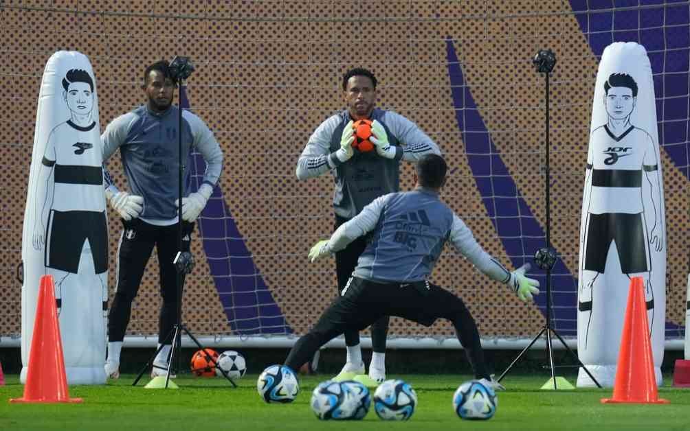 Gallese durante un entrenamiento de Perú