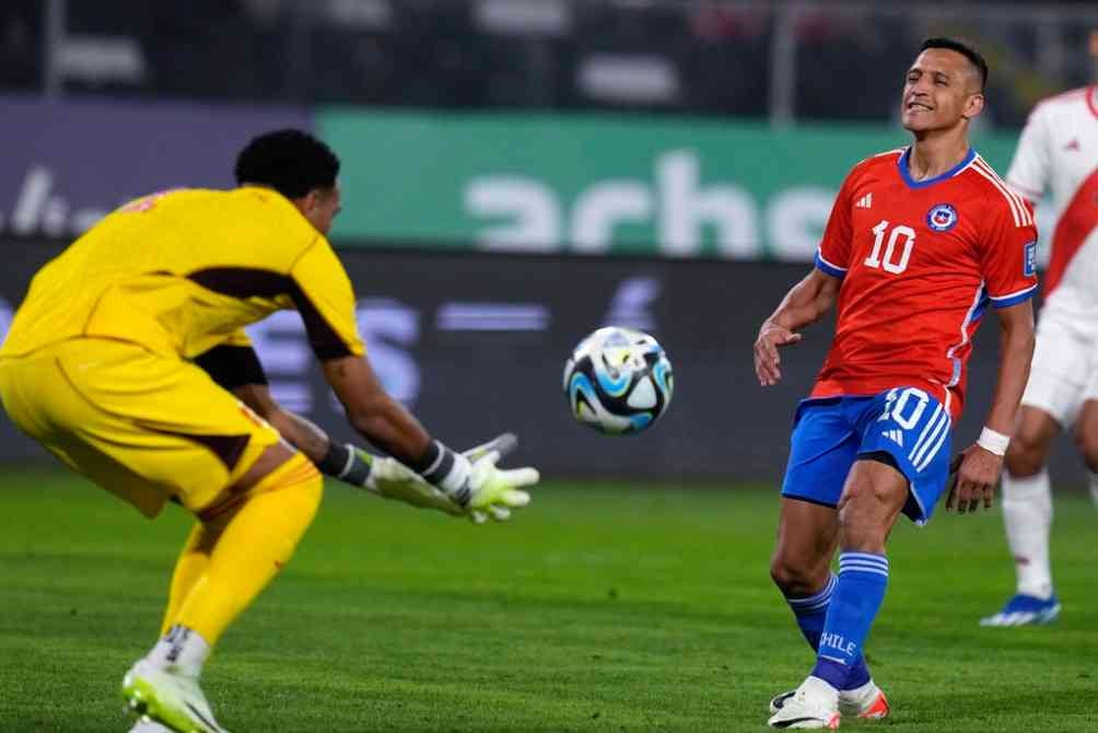 El arquero peruano durante el compromiso ante Chile en esta Fecha FIFA