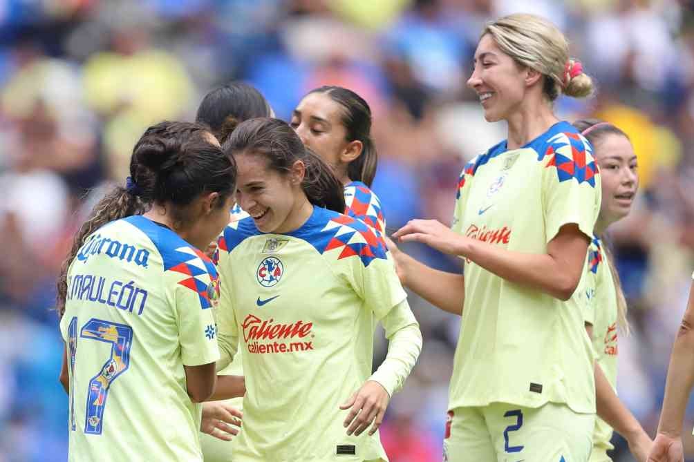 Jugadoras de América durante el partido ante Puebla 