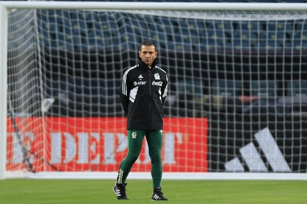 Jimmy Lozano dirigiendo a la Selección Mexicana