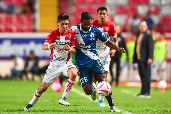 Puebla enfrentando a Necaxa