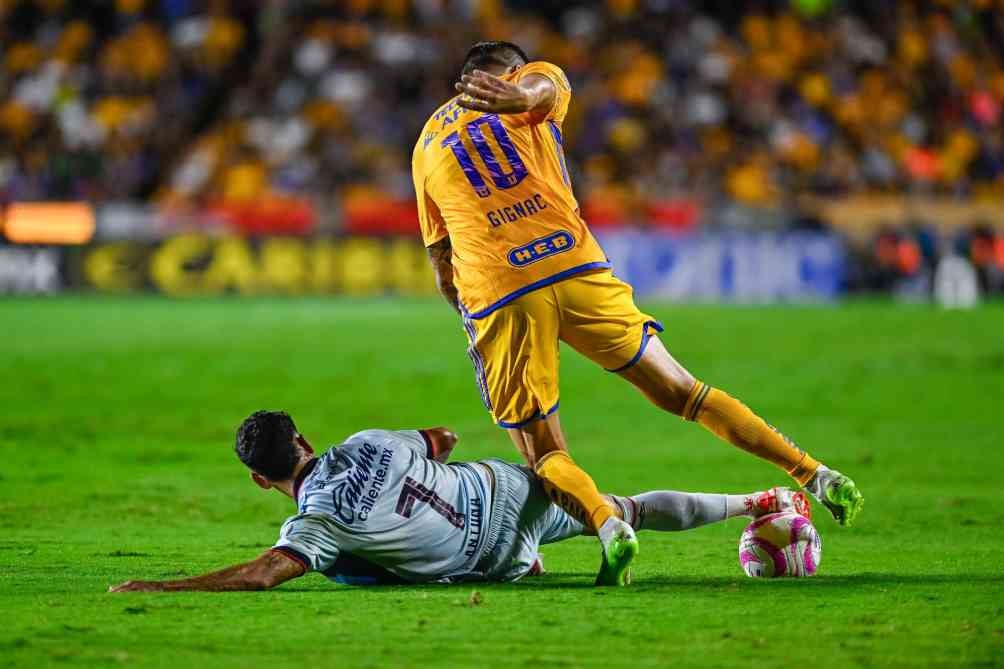 Antuna en una barrida sobre Gignac 