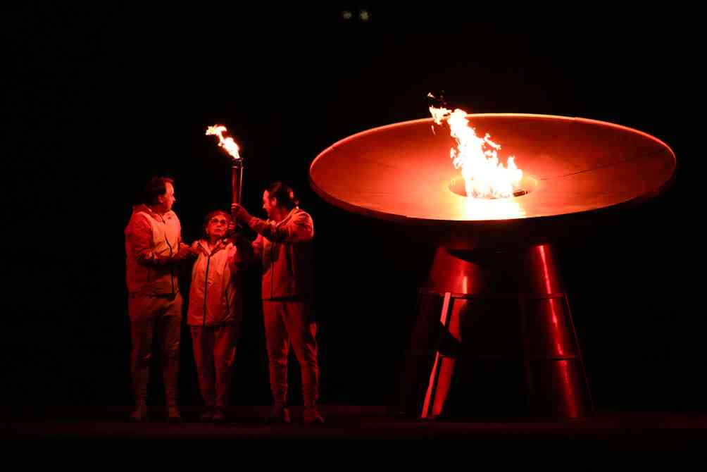 Lucy López, Nicolás Massu y Fernando Gonzalez encendieron el pebetero