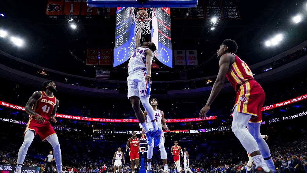 De'Anthony Melton se levanta para encestar ante los Hawks