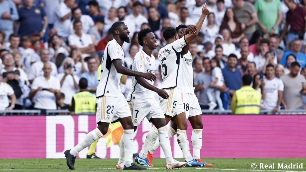 Madrid celebrando uno de los cuatro goles ante el Osasuna