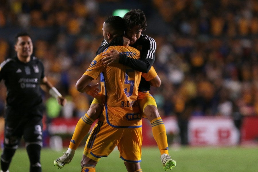 Tigres venció 2-1 a Cruz Azul de último minuto