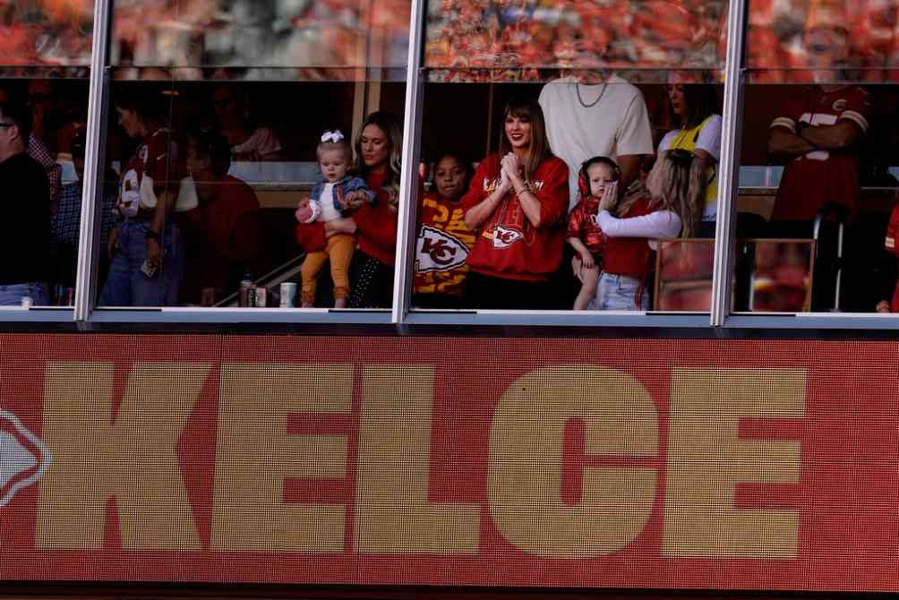 Taylor Swift en el palcodurante el partido de Kansas City