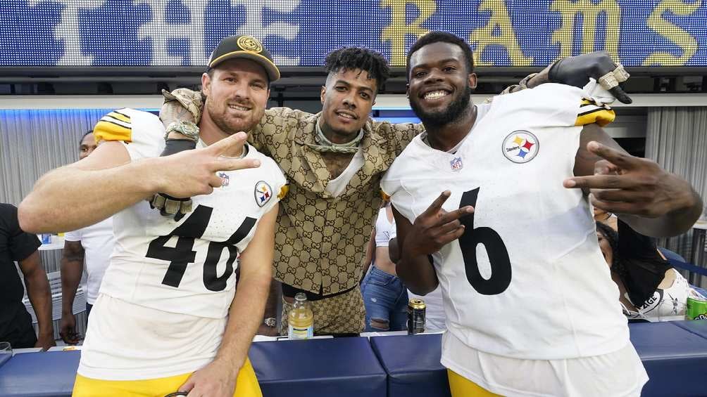 El rapero convivió con los jugadores